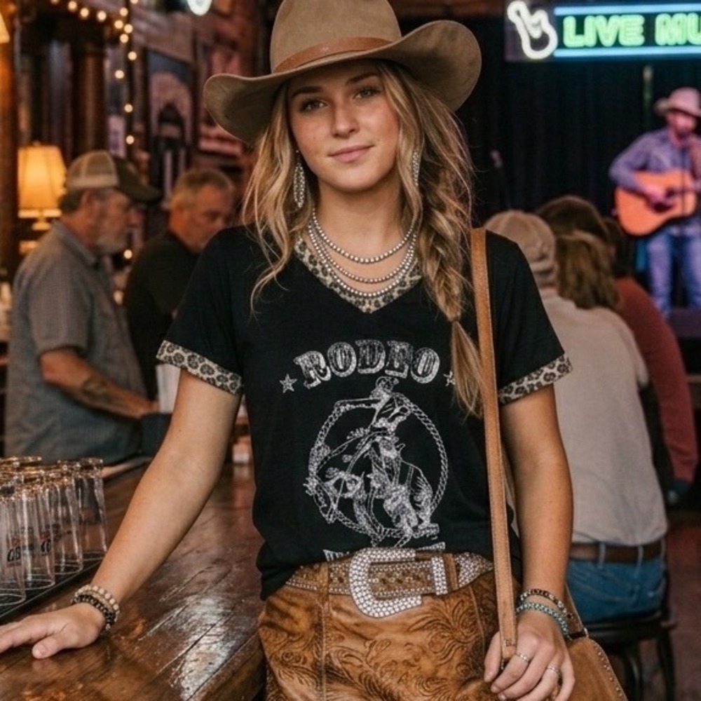 Ces Femme Rodeo Graphic Tee Black Leopard Trim V-Neck Western Top TT3160PA Med